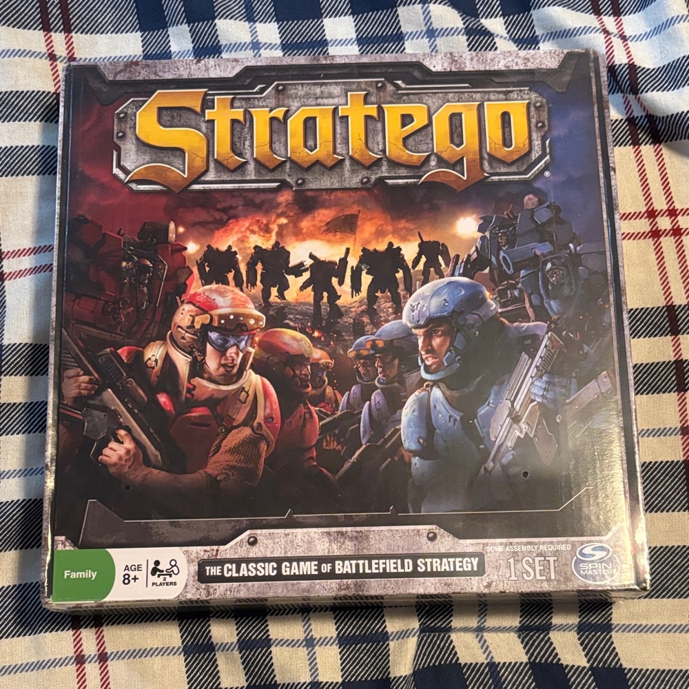 Stratego Battlefield Strategy Game - Brand New!